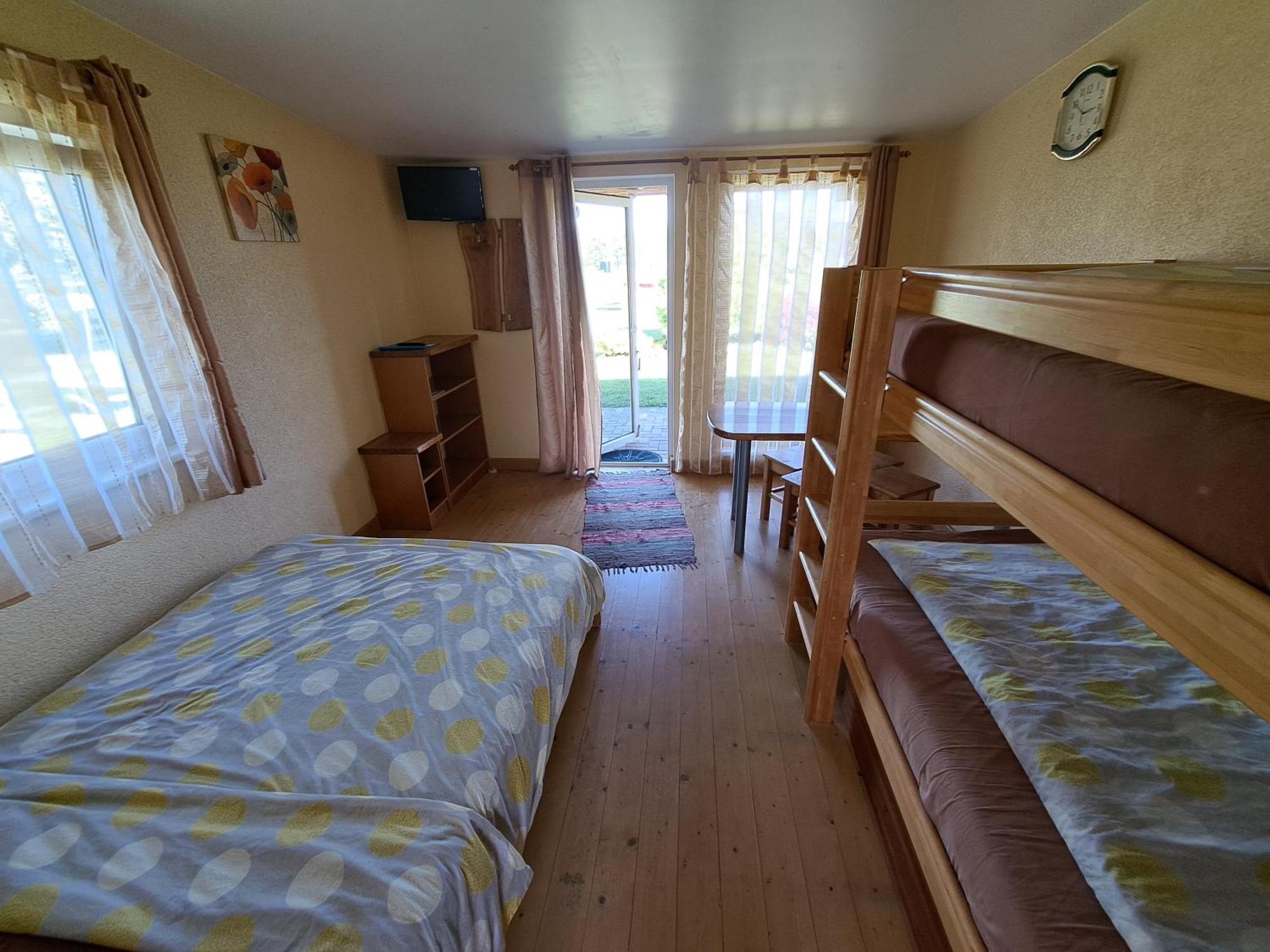 Guest House Podnieki ベンツピルス エクステリア 写真